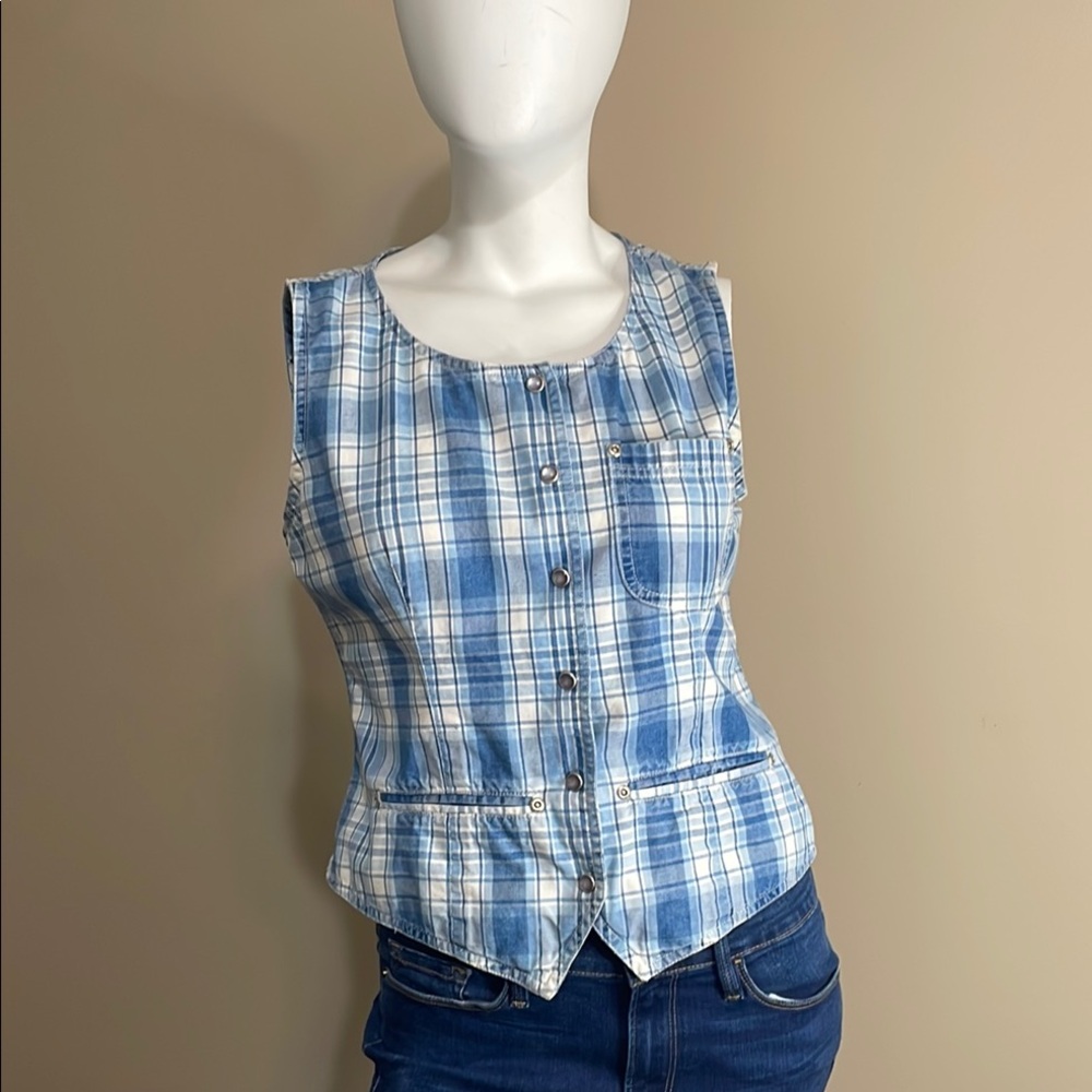 Liz Claiborne Blue Sleeveless Button Down Shirt